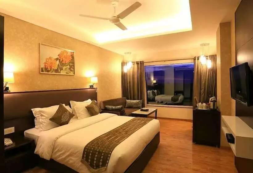 ホテル Vista Rooms At Nandan Kanan