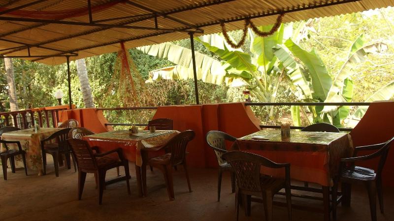 Отель Yellow House