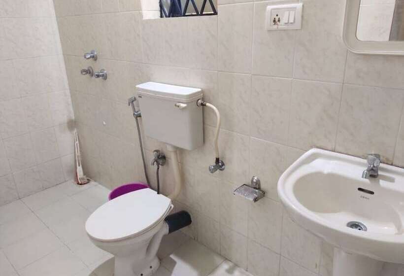 Отель Yellow House