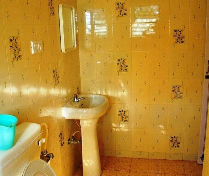 Отель Yellow House