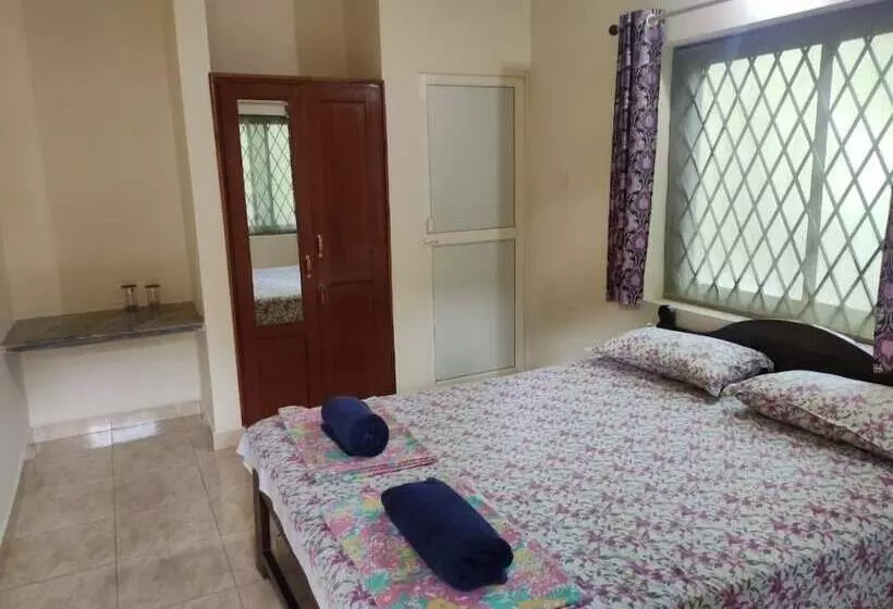 ホテル Yellow House