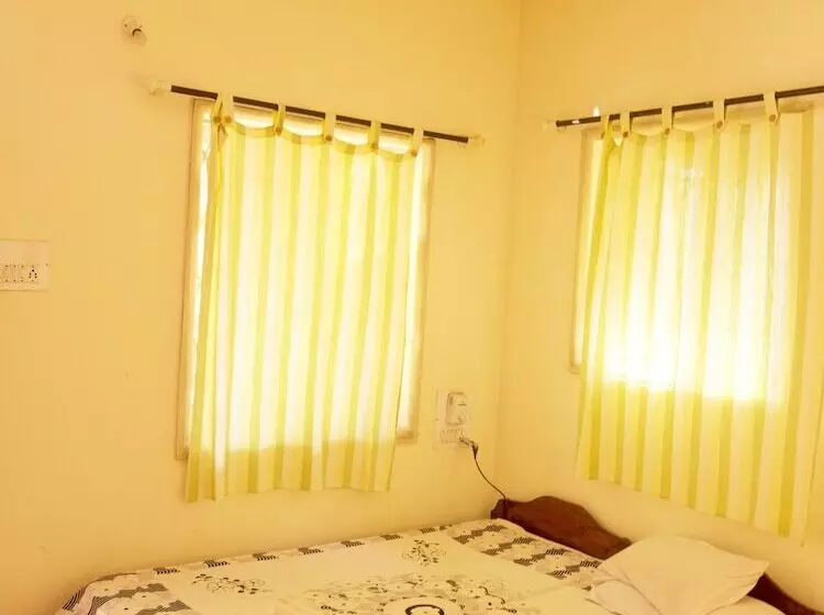 ホテル Yellow House