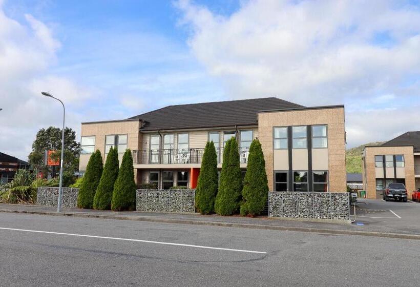 모텔 Coleraine Suites & Apartments