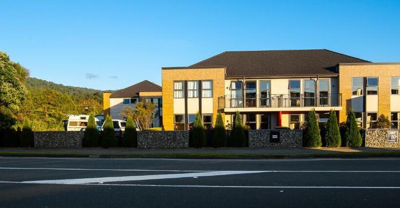 모텔 Coleraine Suites & Apartments