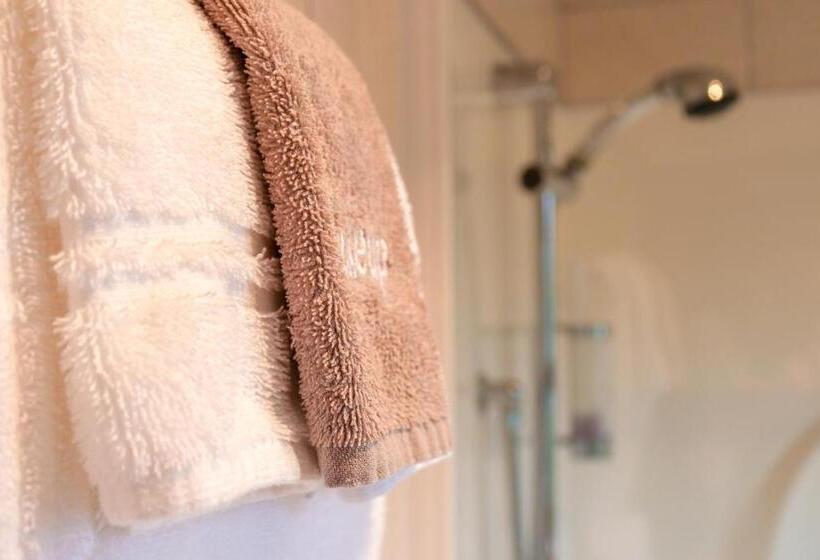 모텔 Coleraine Suites & Apartments