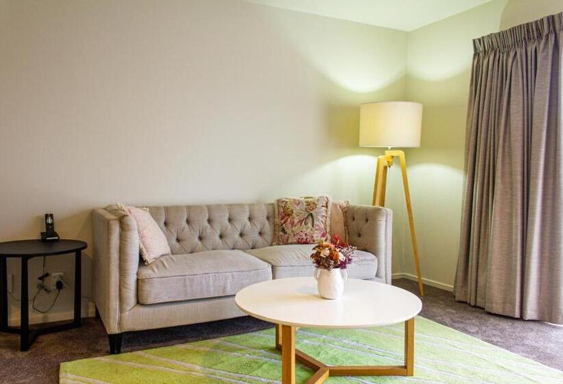 فندق على الطريق Greenlane Suites