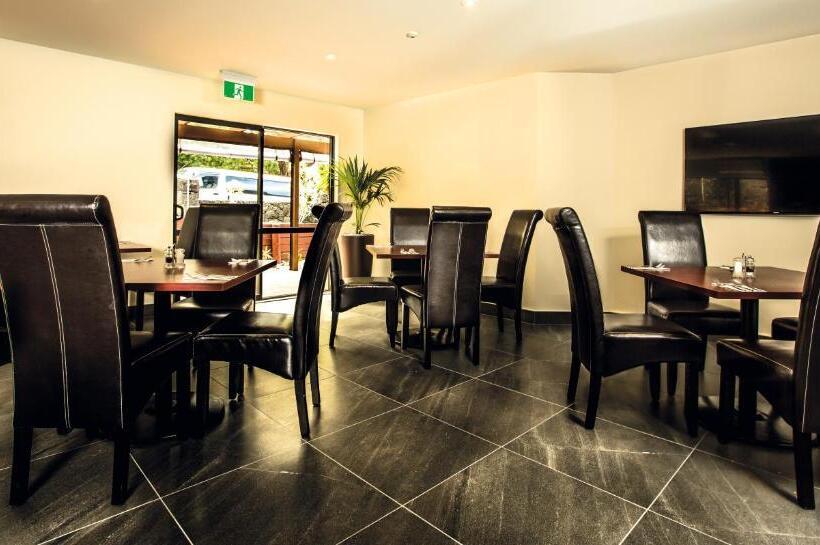 فندق على الطريق Greenlane Suites