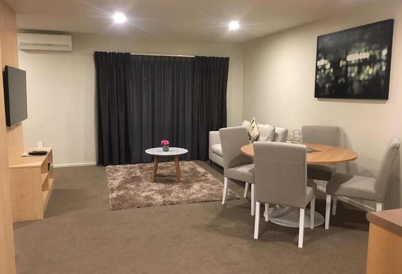 فندق على الطريق Greenlane Suites