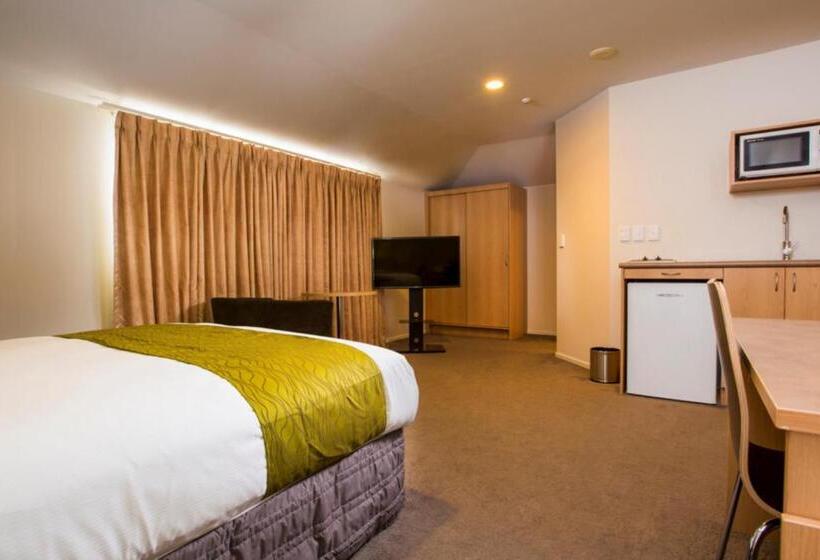 فندق على الطريق Greenlane Suites