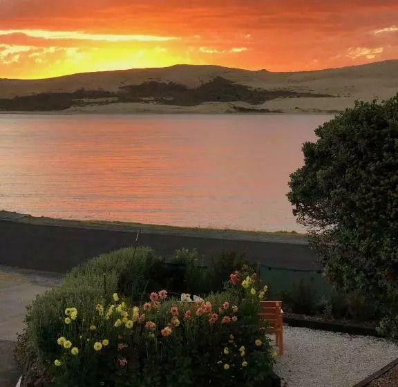 Opononi Lighthouse Motel