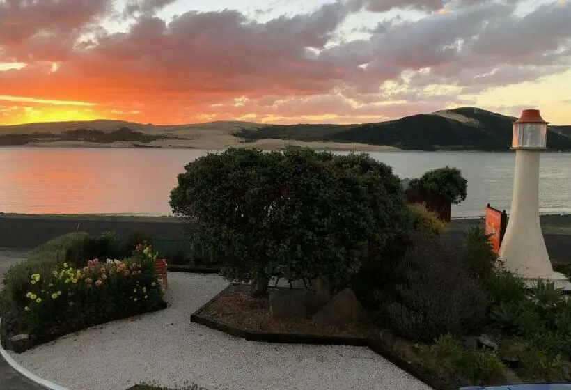 Opononi Lighthouse Motel