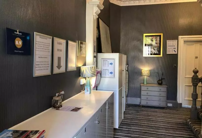 پانسیون Allison House 16