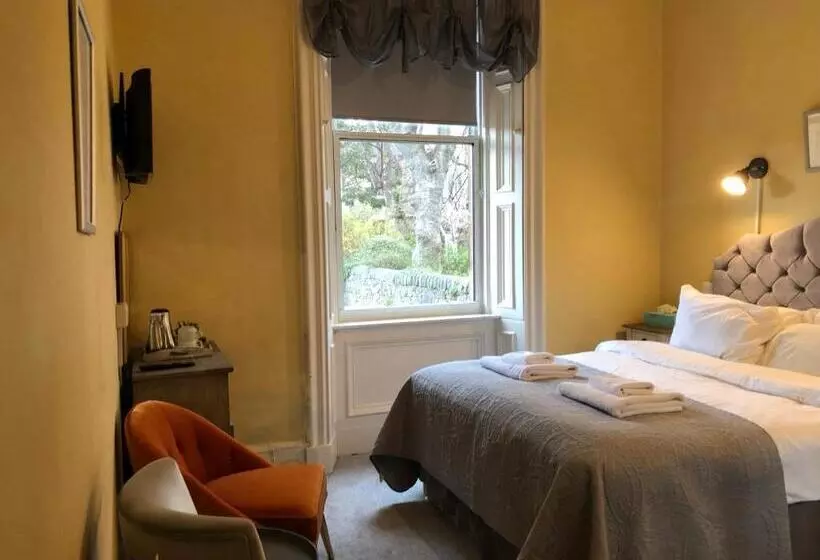 پانسیون Allison House 16