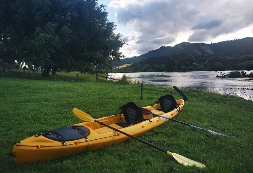 פנסיון Hakarimata Lodge Riverside Sanctuary