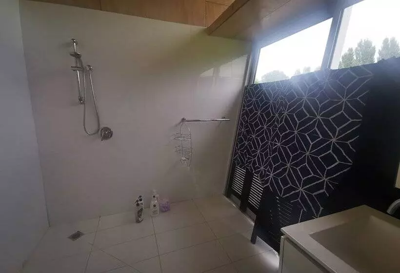 بنسيون Hakarimata Lodge   Riverside Sanctuary