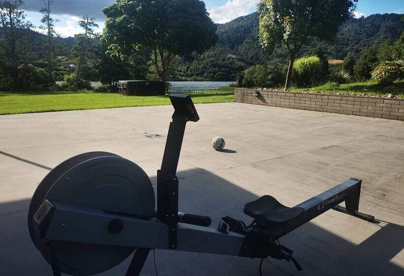 פנסיון Hakarimata Lodge Riverside Sanctuary