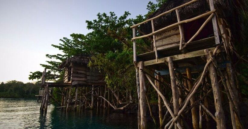 אתר נופש Lusia's Lagoon Chalets