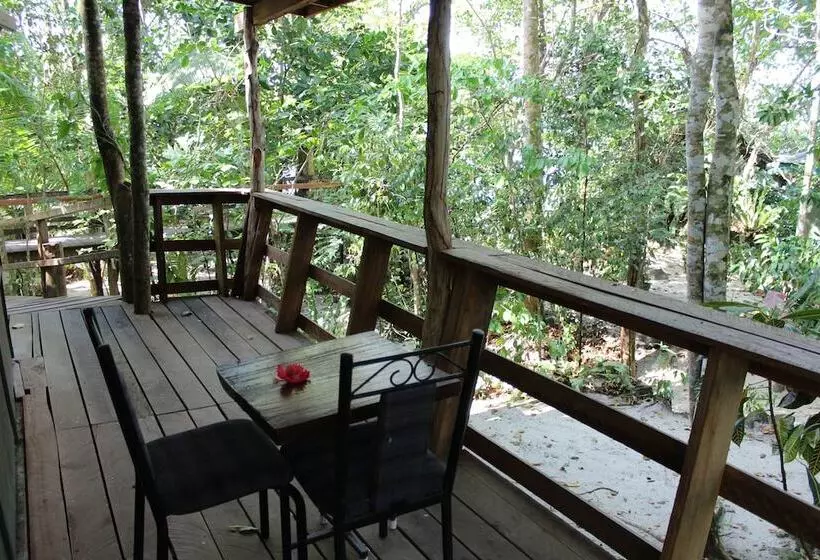 استراحتگاه Lusia's Lagoon Chalets