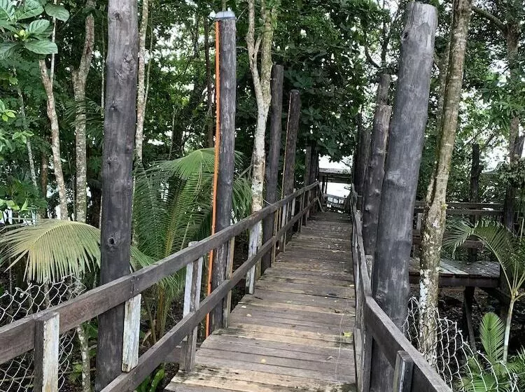 استراحتگاه Lusia's Lagoon Chalets