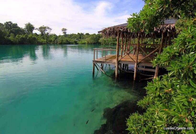 אתר נופש Lusia's Lagoon Chalets