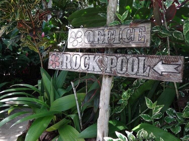 אתר נופש Lusia's Lagoon Chalets