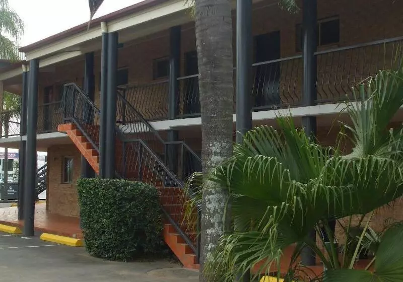 Sundowner Hotel Motel