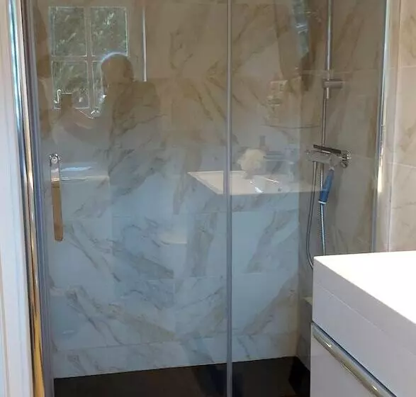 ユースホステル Villa Maëlla