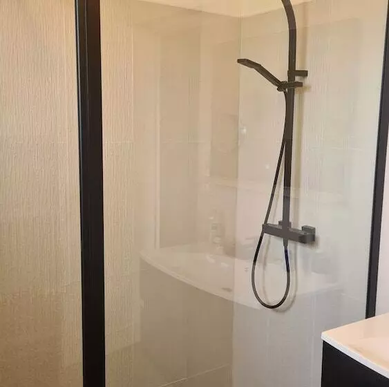 ユースホステル Villa Maëlla