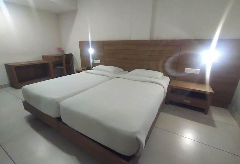 ベッドアンドブレックファースト Palmyra Grand Inn