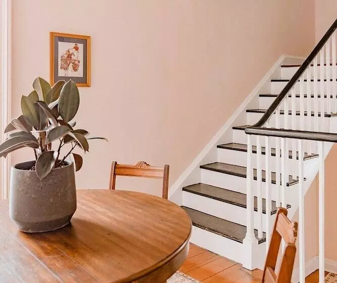 تختخواب و صبحانه The Butcher Rose