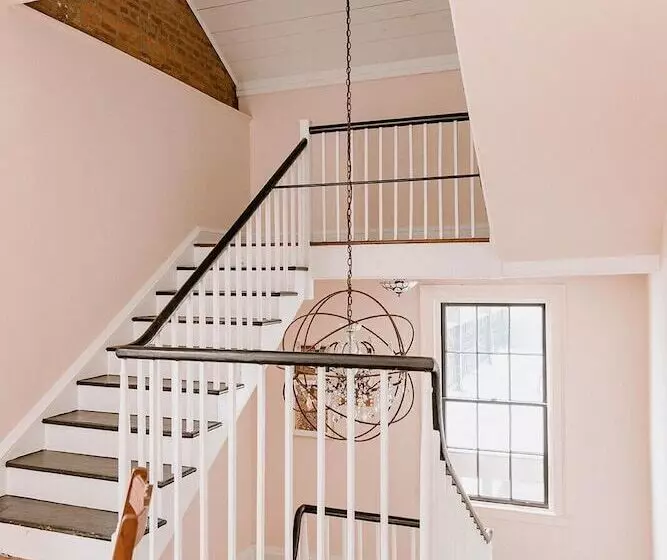 تختخواب و صبحانه The Butcher Rose