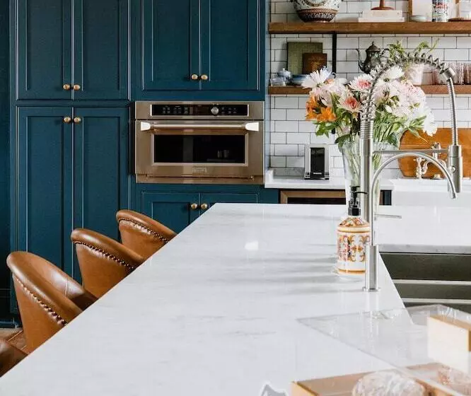 تختخواب و صبحانه The Butcher Rose