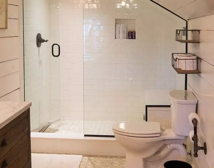 تختخواب و صبحانه The Butcher Rose