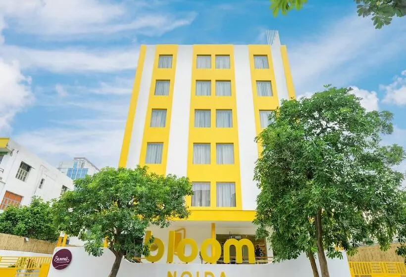 Bloom Hotel   Sector 62