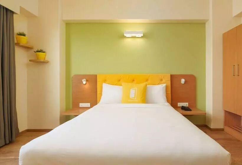 Bloom Hotel   Sector 62