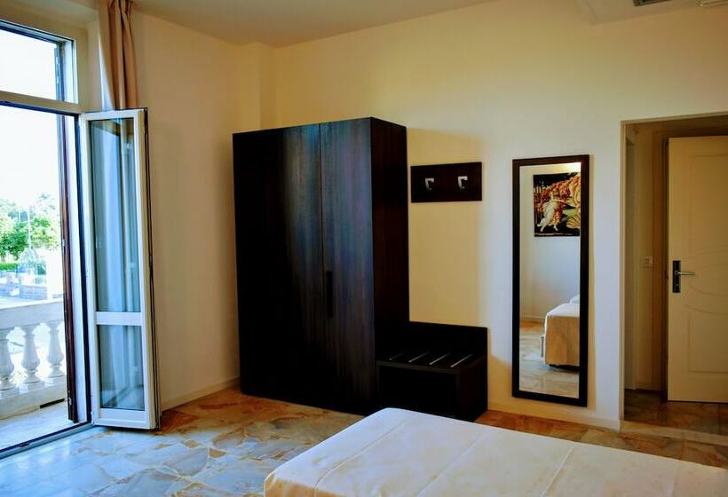 Отель Belvedere