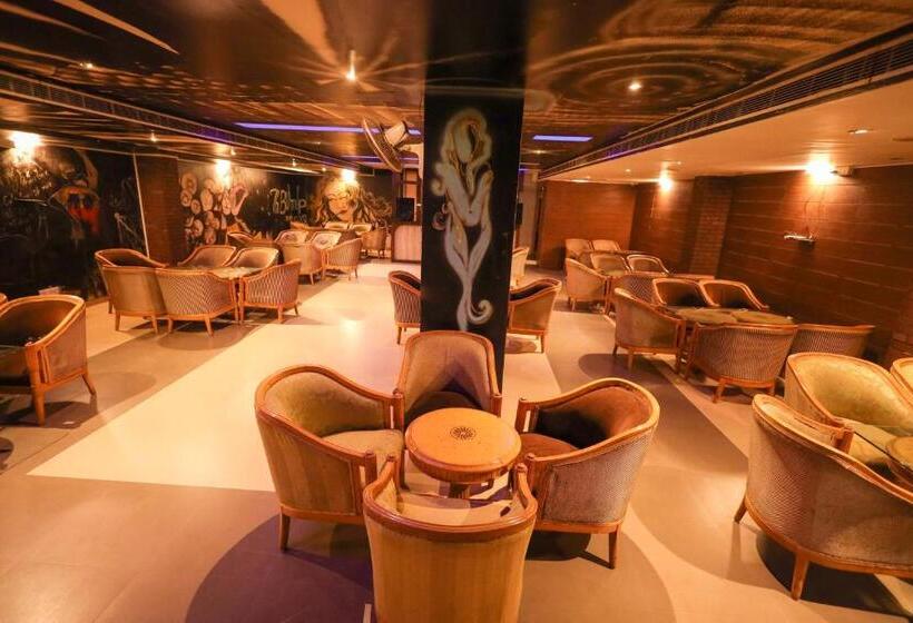 Отель Maru Casa