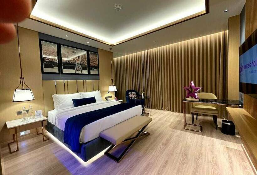 Отель Planet Hollywood