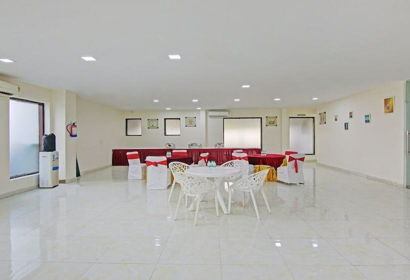 Hotel Treebo Amaya Inn Sector 72