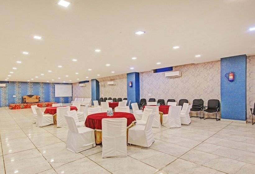 Hotel Treebo Amaya Inn Sector 72