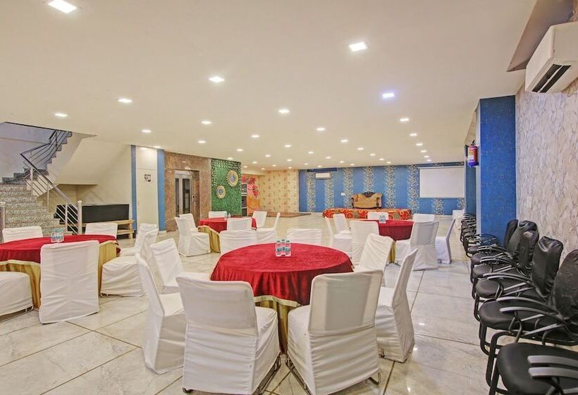 Hotel Treebo Amaya Inn Sector 72