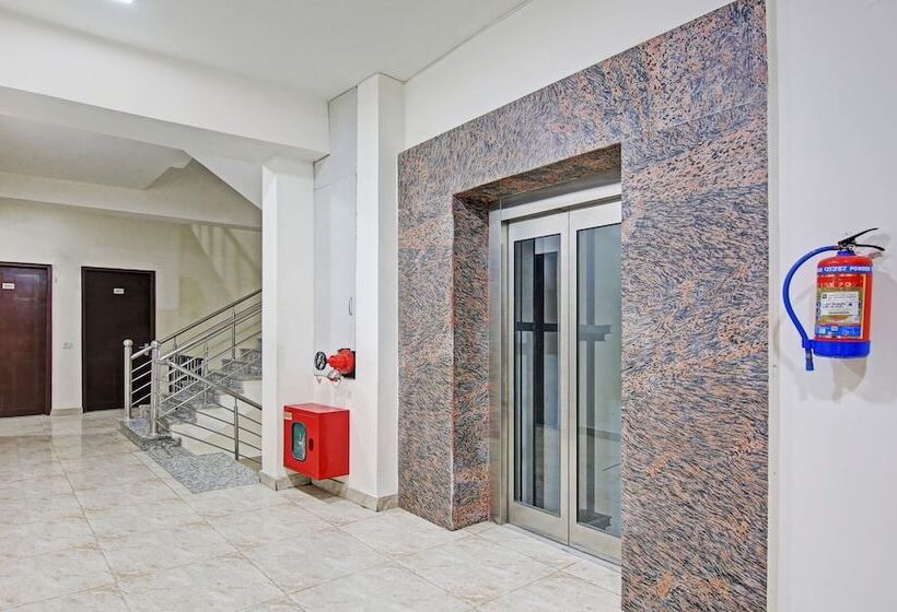 Hotel Treebo Amaya Inn Sector 72