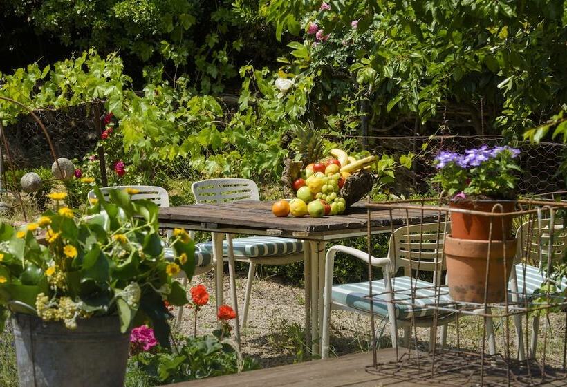 فندق Vaqueria Cantaelgallo   Habitacion El Castaño