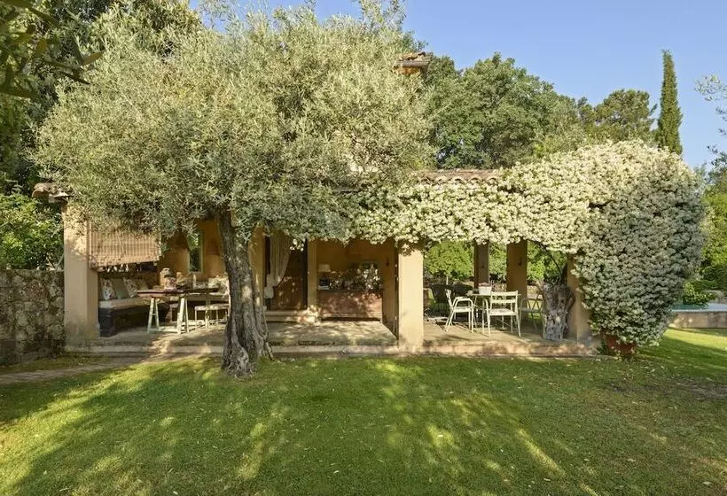 Hotelli Vaqueria Cantaelgallo   Habitacion El Castaño