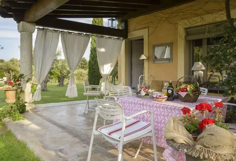 Hotelli Vaqueria Cantaelgallo   Habitacion El Castaño