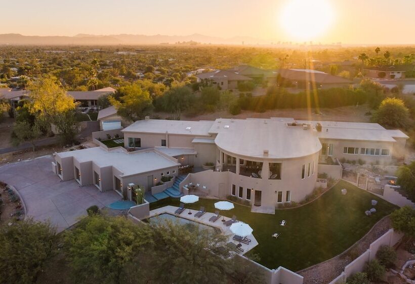 Julep By Avantstay Stylish 9 Br Estate W/ Mid Century Modern Decor