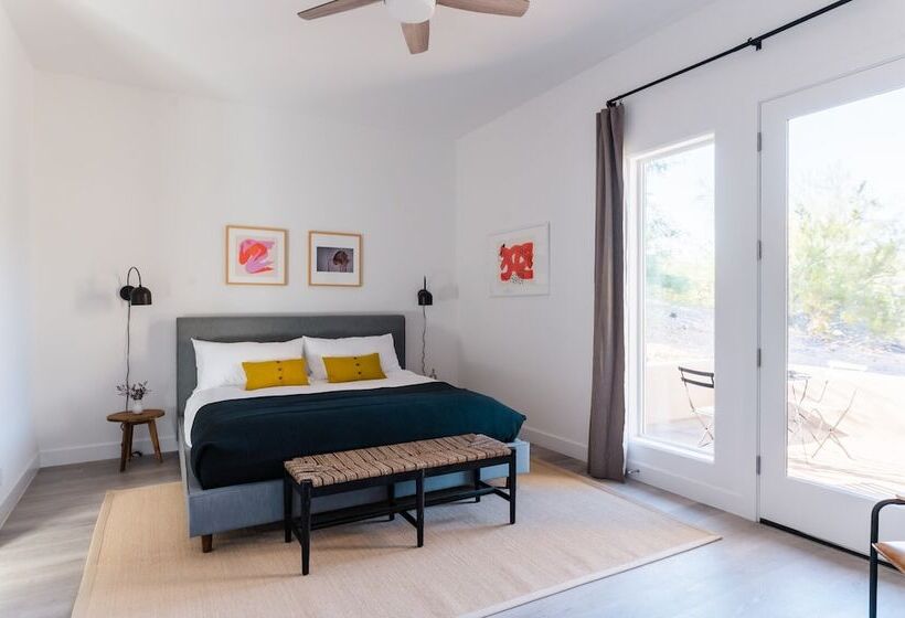 Julep By Avantstay Stylish 9 Br Estate W/ Mid Century Modern Decor