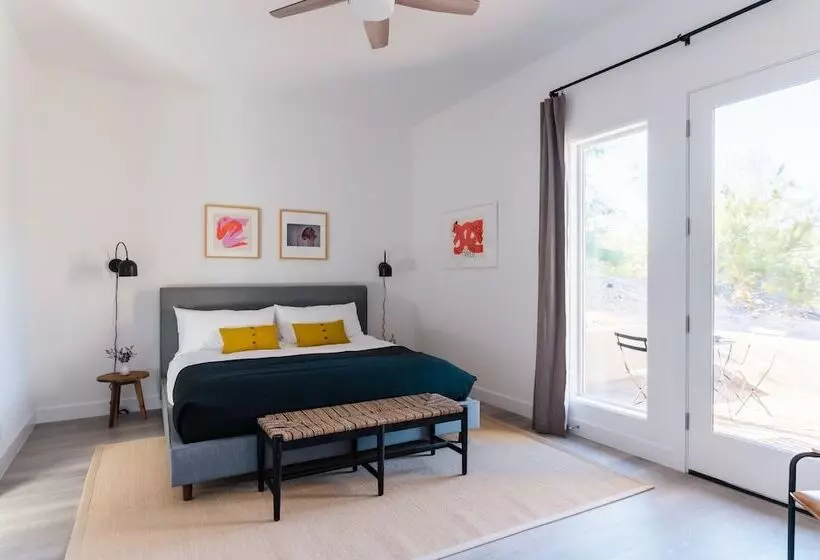 Julep By Avantstay Stylish 9 Br Estate W/ Mid Century Modern Decor