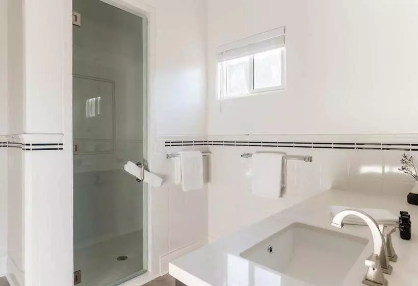 Julep By Avantstay Stylish 9 Br Estate W/ Mid Century Modern Decor