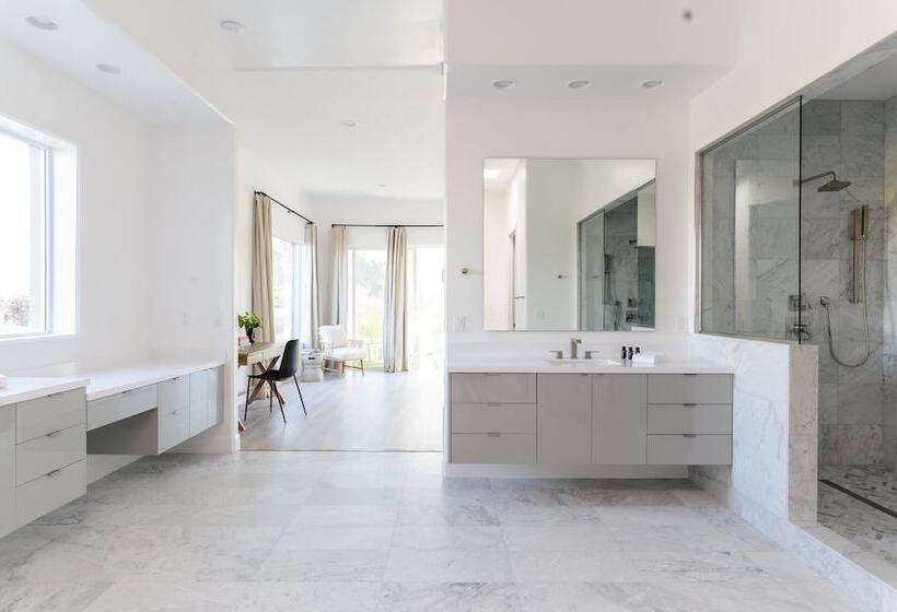 Julep By Avantstay Stylish 9 Br Estate W/ Mid Century Modern Decor